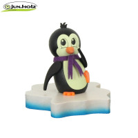 Pinguin auf Eisscholle - Tanzversuche - jun.Holz Olbernhau