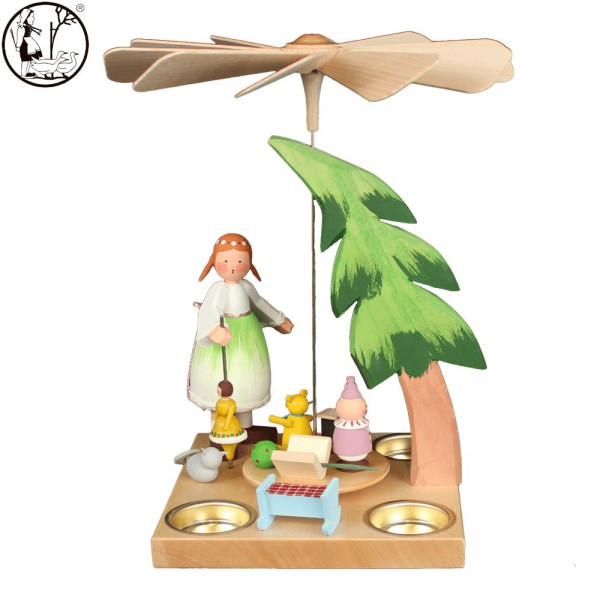 Teelichtpyramide Mädchen mit Spielzeug, 24 cm Bettina Franke Holzkunst & Schnitzen